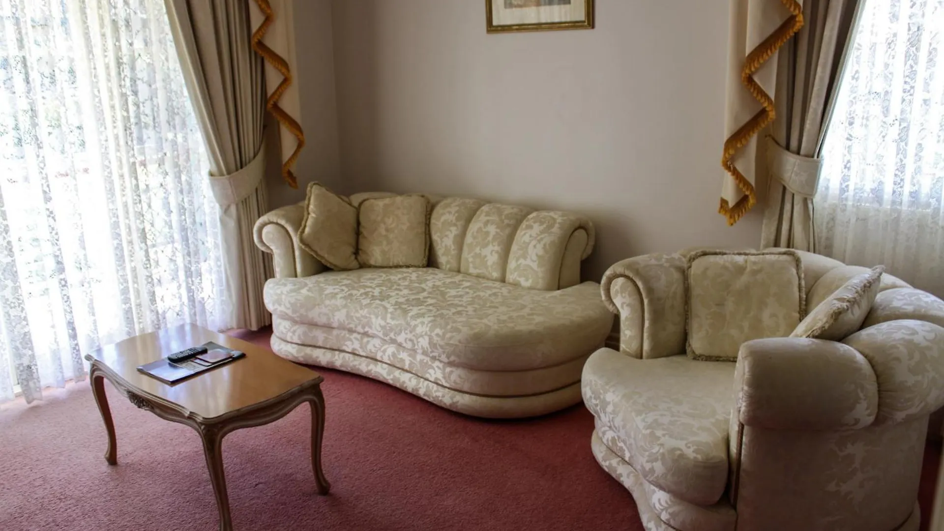 The Manor Tamborine Mountain Hotell  Mount Tamborine