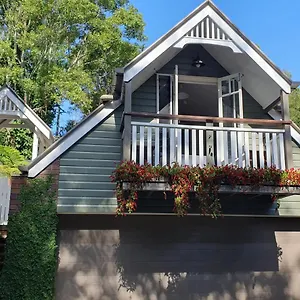 Mountain Escape Apartment
