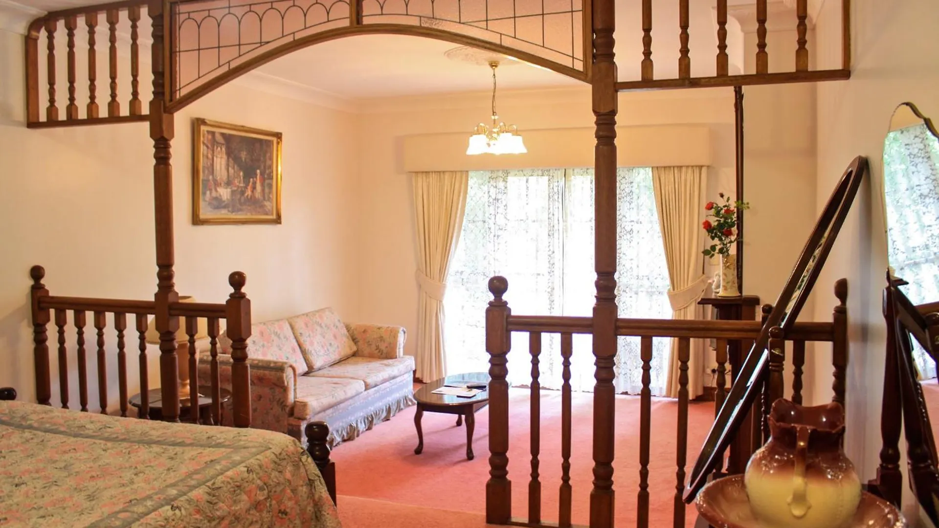 ****  The Manor Tamborine Mountain Hotel Australia