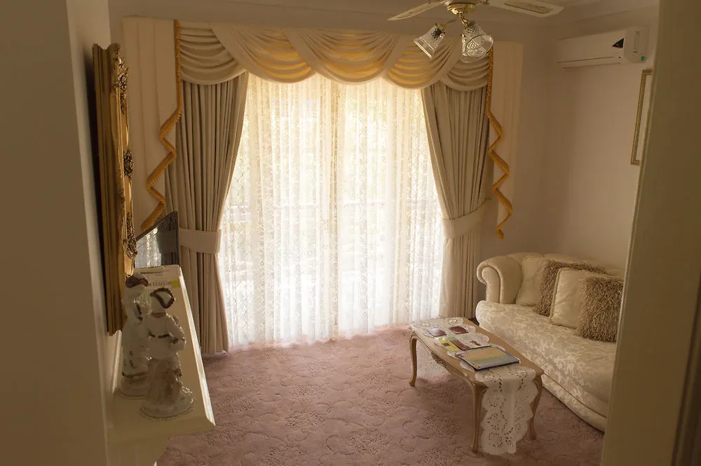 The Manor Tamborine Mountain Hotel